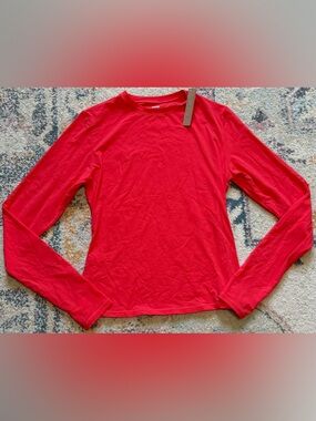 Skims Women’s Sz Medium Fits Everybody Long Sleeve T-Shirt Cherry Red NWT